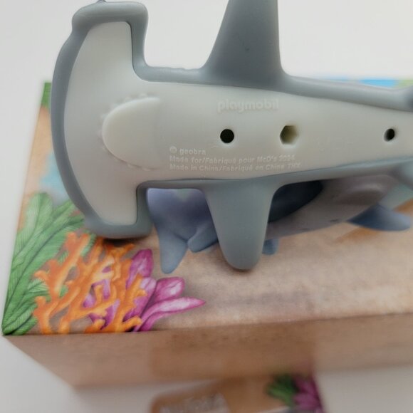 McDonald's Happy Meal toy - Playmobil Wiltopia Hammerhead Shark with Card, NEW - Picture 6 of 9